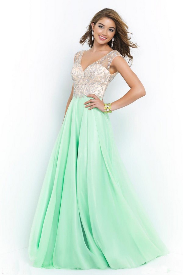 Les robes de graduation les plus en vogue 2025-2026: photos