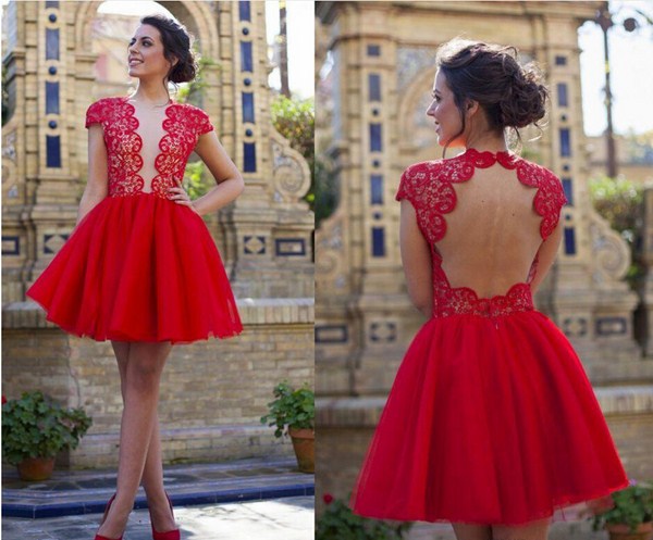 Les robes de cocktail les plus en vogue 2025-2026: photos, actualités