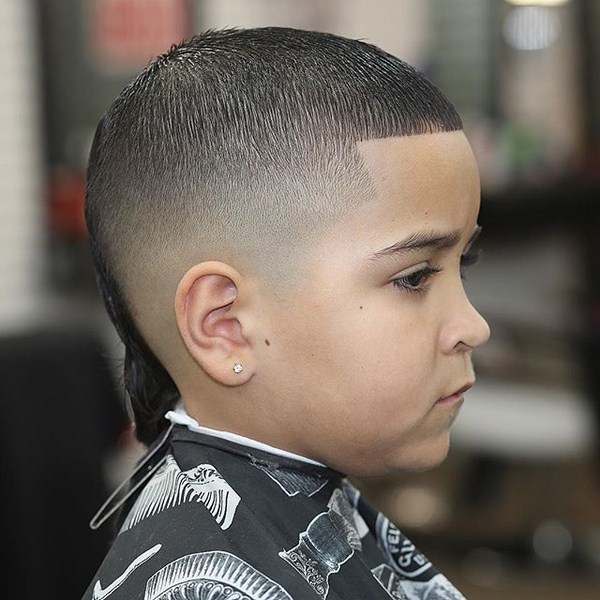 Coupes de cheveux de mode pour les garçons 2025-2026: photo