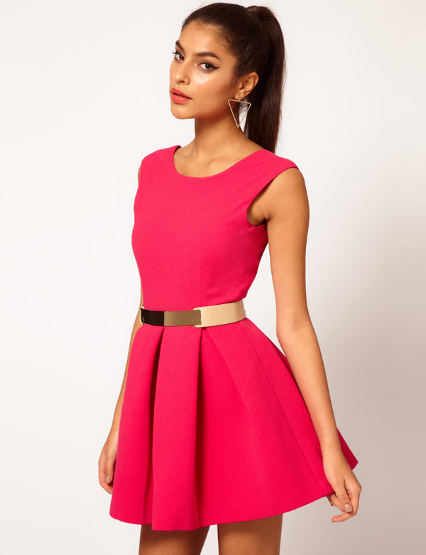 Les robes de cocktail les plus en vogue 2025-2026: photos, actualités