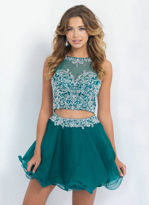 Les robes de cocktail les plus en vogue 2025-2026: photos, actualités