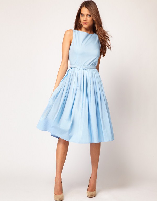 Les robes de cocktail les plus en vogue 2025-2026: photos, actualités