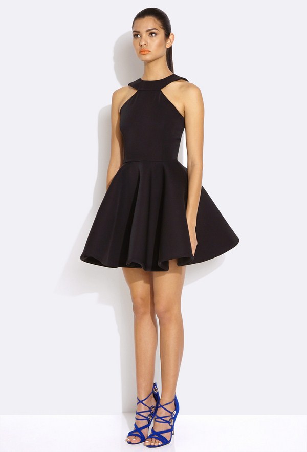 Les robes de cocktail les plus en vogue 2025-2026: photos, actualités