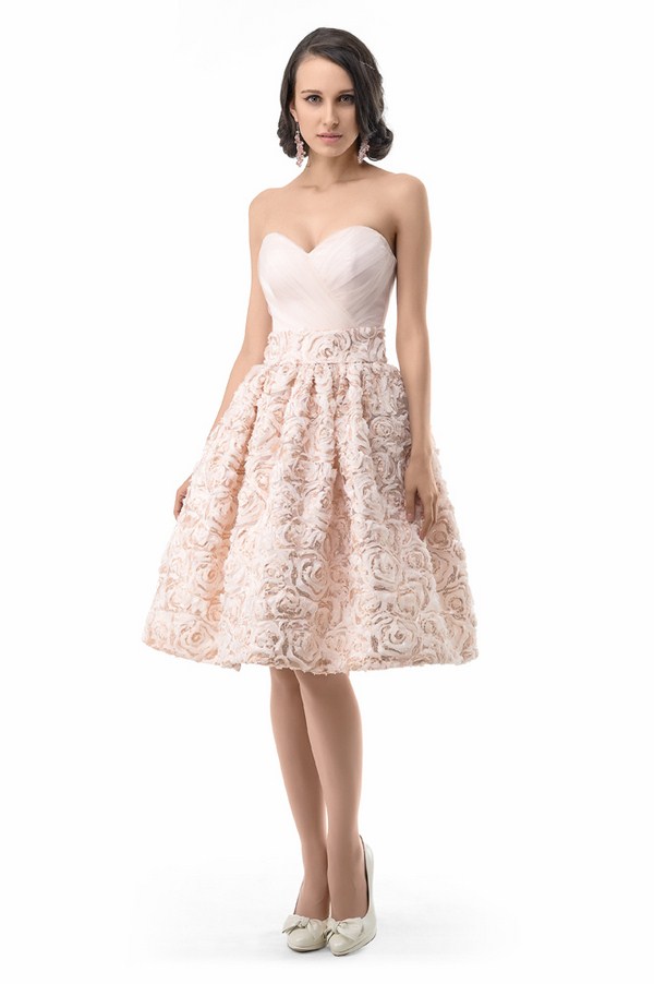 Les robes de cocktail les plus en vogue 2025-2026: photos, actualités