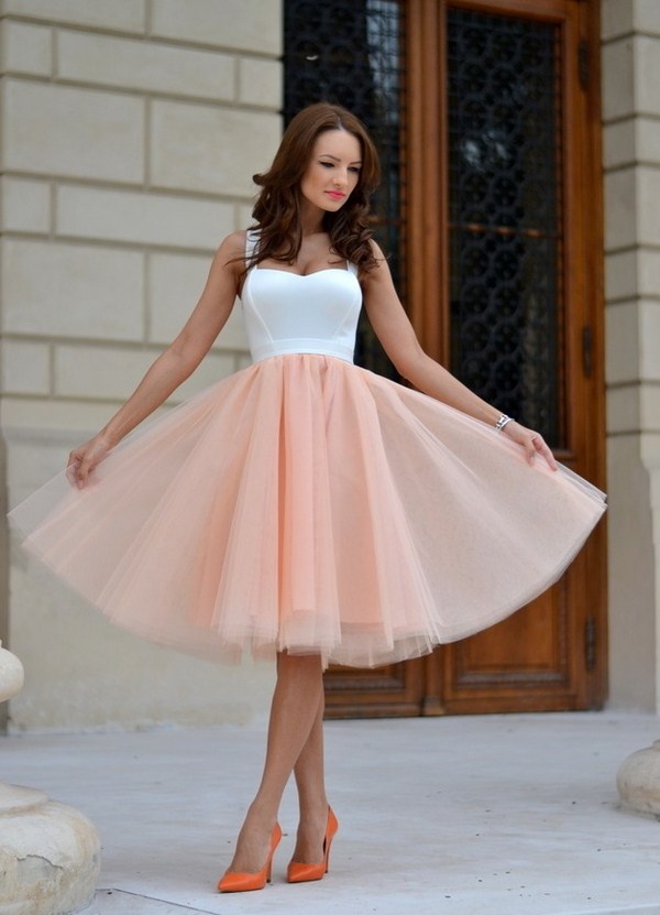 Les robes de cocktail les plus en vogue 2025-2026: photos, actualités