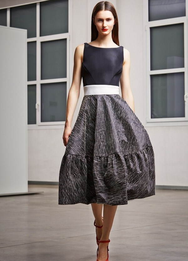 Les robes de cocktail les plus en vogue 2025-2026: photos, actualités