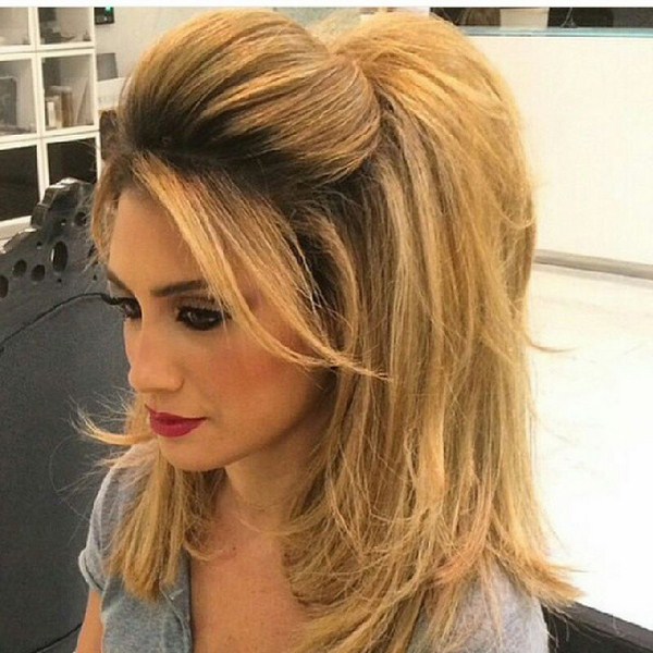 Belles coiffures de soirée pour la remise des diplômes 2025-2026: photos, actualités