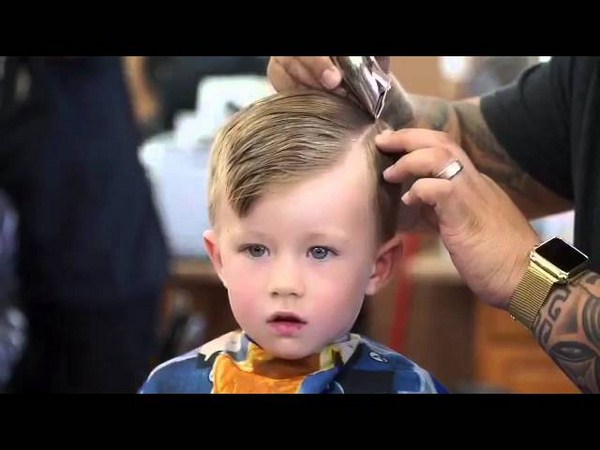 Coupes de cheveux de mode pour les garçons 2025-2026: photo