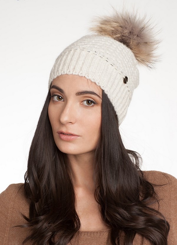 Chapeaux d'hiver pour femmes 2025-2026: photos, modèles, tendances