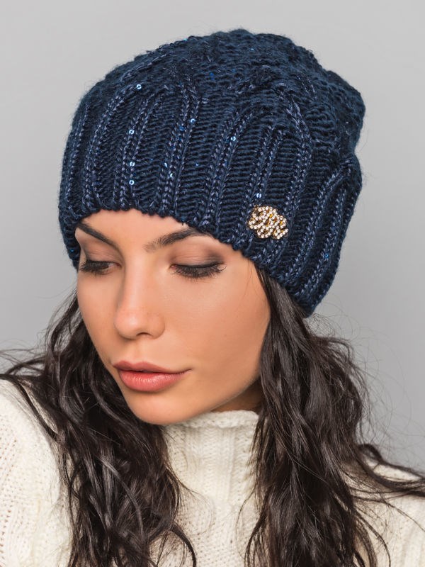 Chapeaux d'hiver pour femmes 2025-2026: photos, modèles, tendances