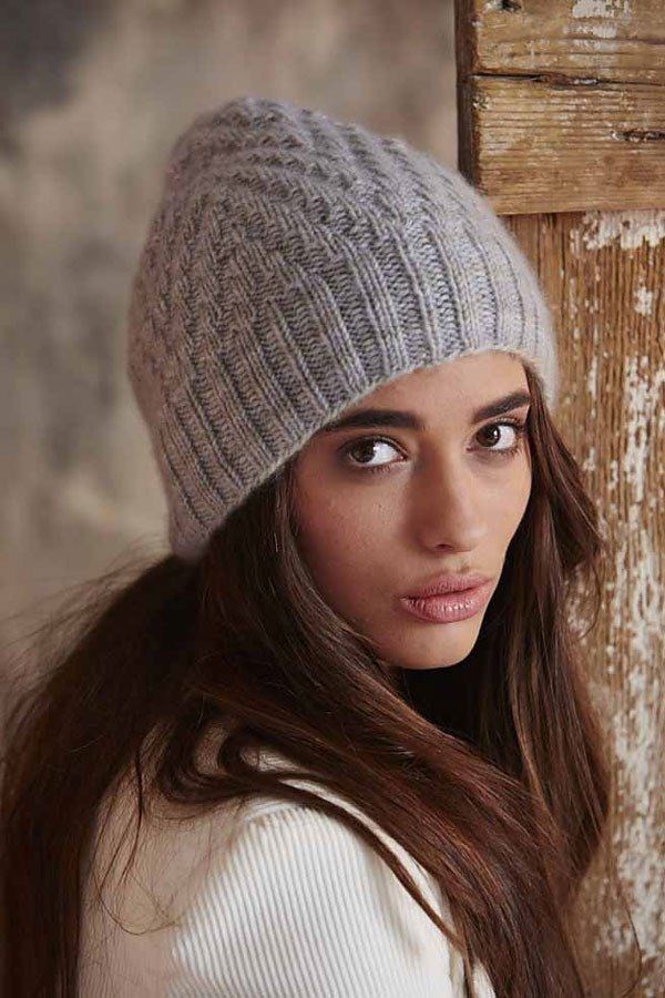 Chapeaux d'hiver pour femmes 2025-2026: photos, modèles, tendances