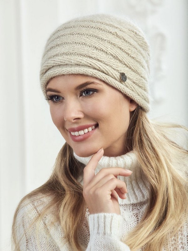 Chapeaux d'hiver pour femmes 2025-2026: photos, modèles, tendances