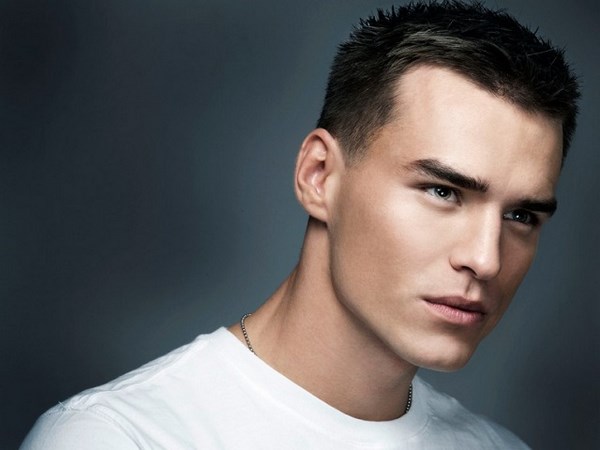 Coupes de cheveux pour hommes élégants 2025-2026, coiffures pour hommes à la mode: photos