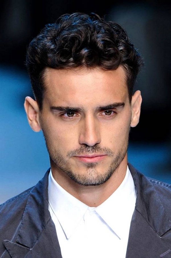 Coupes de cheveux pour hommes élégants 2025-2026, coiffures pour hommes à la mode: photos