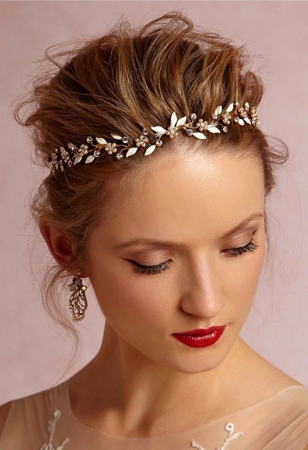 Belles coiffures de soirée pour la remise des diplômes 2025-2026: photos, actualités