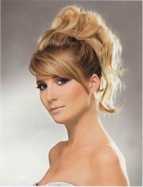 Belles coiffures de soirée pour la remise des diplômes 2025-2026: photos, actualités