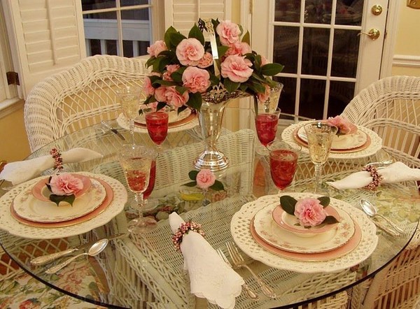 Réglage de la table de fête: comment organiser magnifiquement une table à la maison - photo