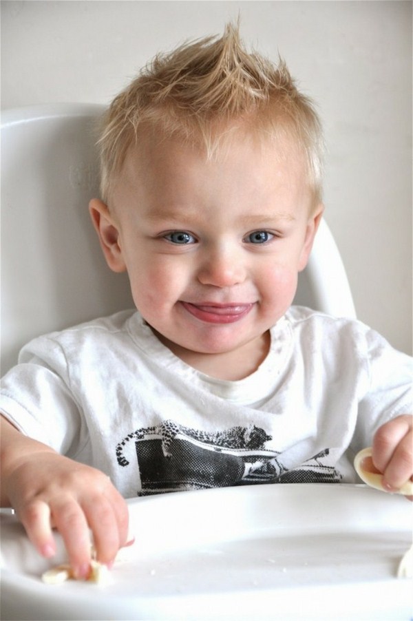 Coupes de cheveux de mode pour les garçons 2025-2026: photo