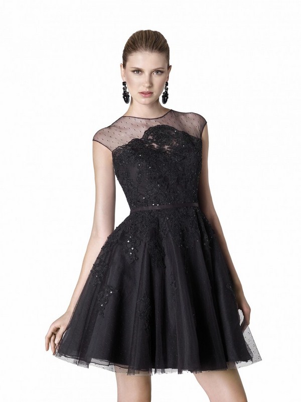 Les robes de cocktail les plus en vogue 2025-2026: photos, actualités