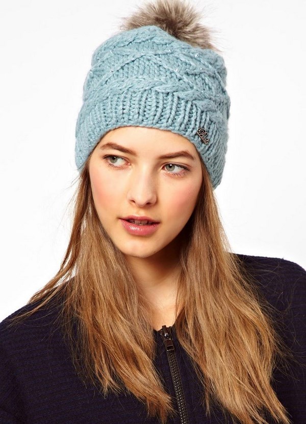 Chapeaux d'hiver pour femmes 2025-2026: photos, modèles, tendances