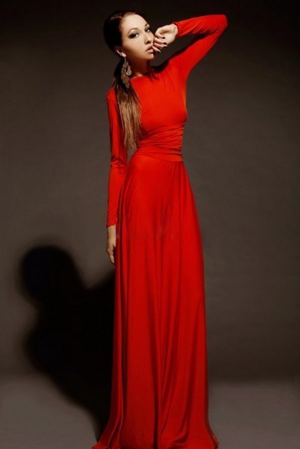 Les plus belles robes rouges 2025-2026: photos, actualités