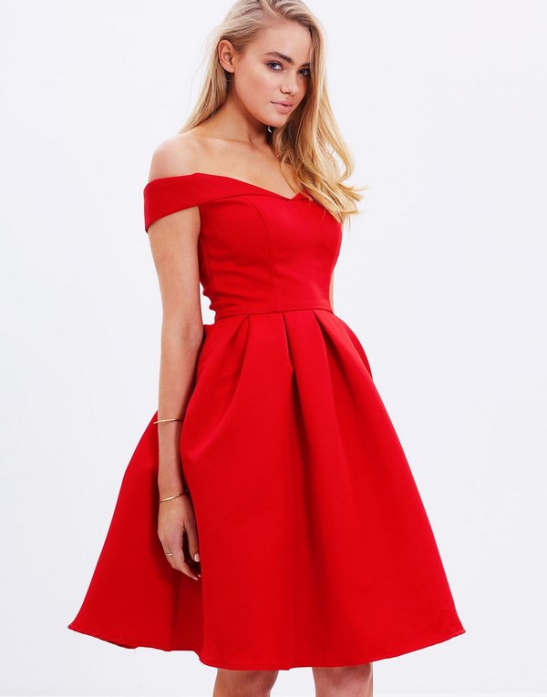 Les plus belles robes rouges 2025-2026: photos, actualités