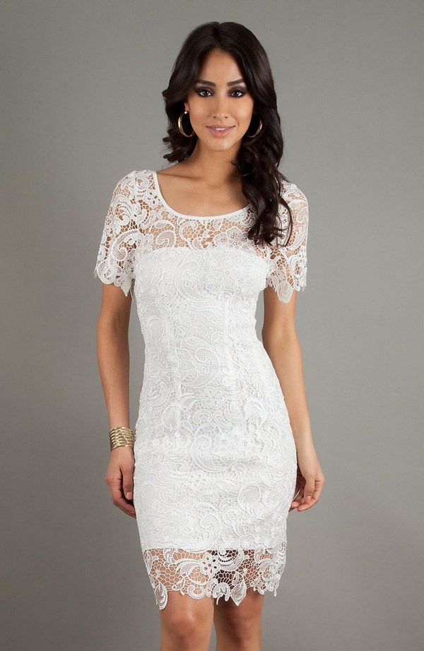 Robes courtes à la mode pour le bal 2025-2026: photo, actualités