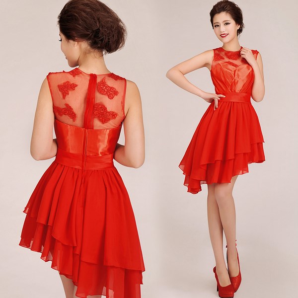 Robes courtes à la mode pour le bal 2025-2026: photo, actualités