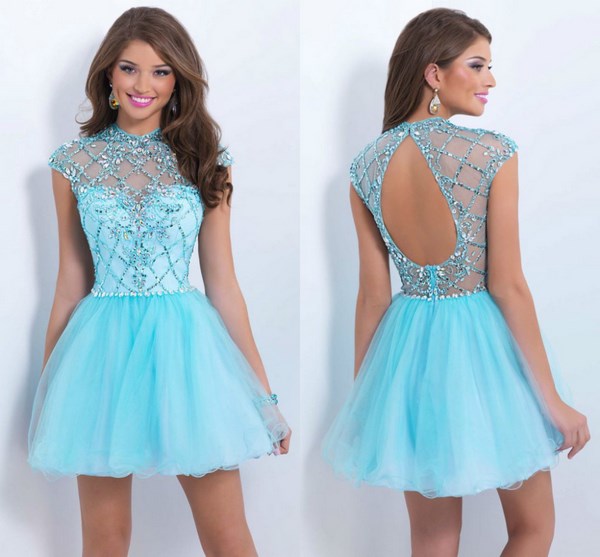 Robes courtes à la mode pour le bal 2025-2026: photo, actualités