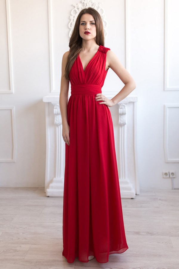 Les plus belles robes rouges 2025-2026: photos, actualités