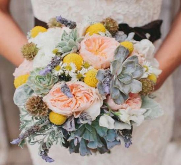 Les bouquets de fleurs les plus en vogue 2025-2026, photos, tendances florales
