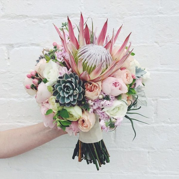 Les bouquets de fleurs les plus en vogue 2025-2026, photos, tendances florales