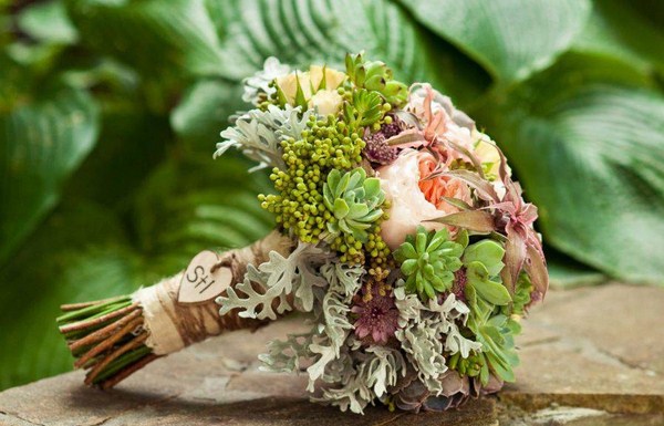 Les bouquets de fleurs les plus en vogue 2025-2026, photos, tendances florales