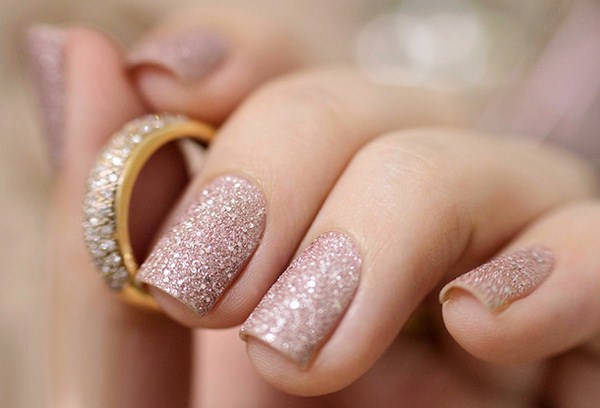 Manucure de mariage à la mode 2025-2026: photo, actualités