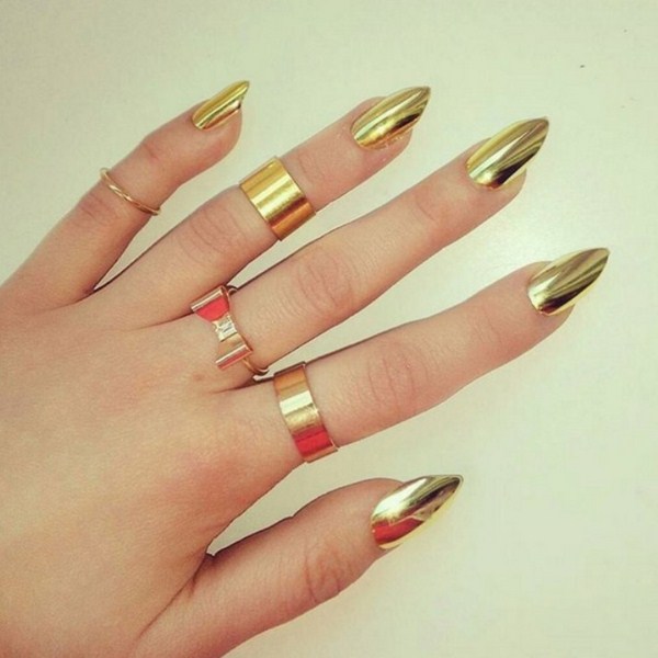 Manucure pour ongles pointus 2025-2026: photos, idées, nouveautés