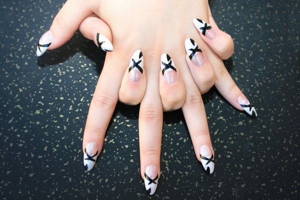 Manucure pour ongles pointus 2025-2026: photos, idées, nouveautés