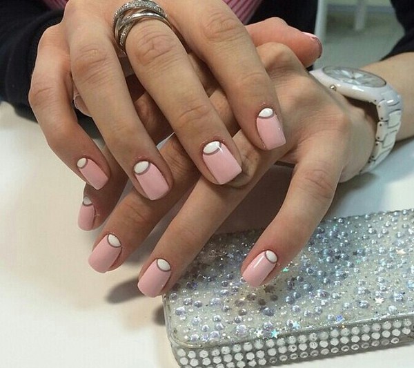 Belle manucure française 2025-2026: photos, actualités