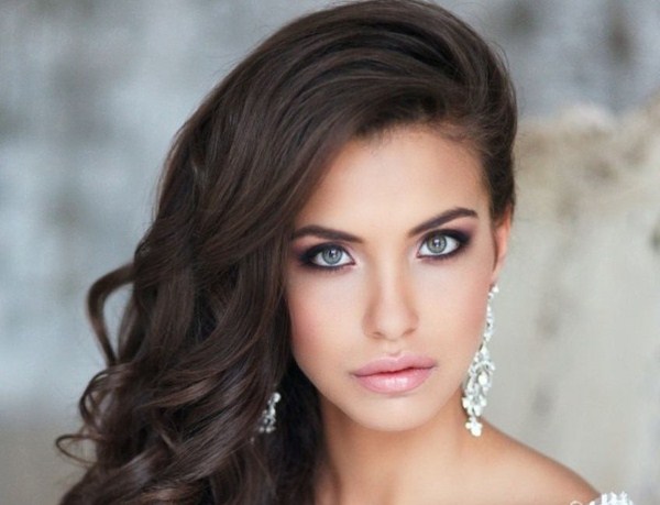 Quel maquillage faire à la remise des diplômes 2025-2026: photos, idées