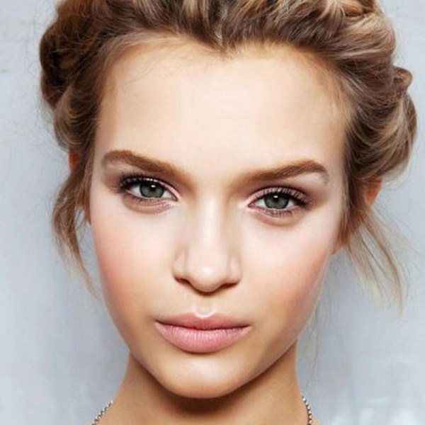 Quel maquillage faire à la remise des diplômes 2025-2026: photos, idées