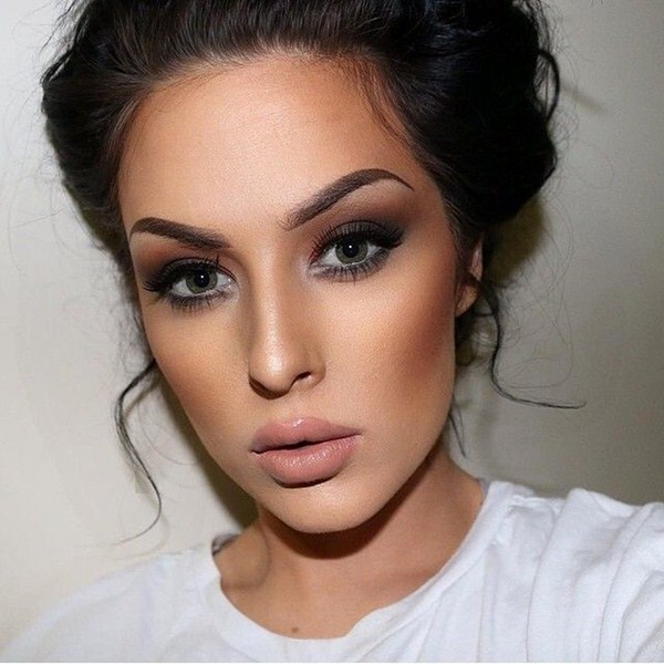 Quel maquillage faire à la remise des diplômes 2025-2026: photos, idées