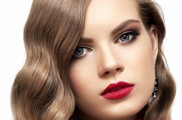 Quel maquillage faire à la remise des diplômes 2025-2026: photos, idées