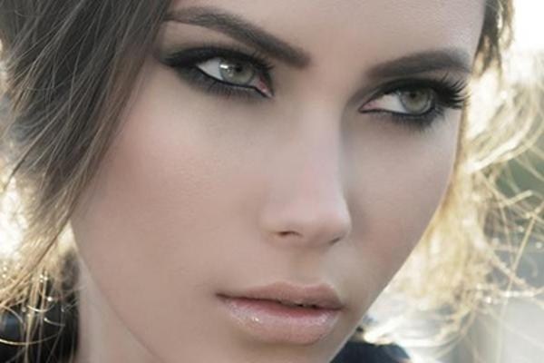 Quel maquillage faire à la remise des diplômes 2025-2026: photos, idées