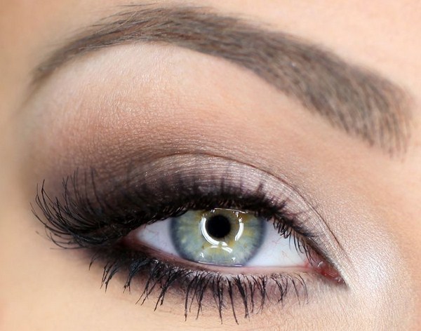 Quel maquillage faire à la remise des diplômes 2025-2026: photos, idées