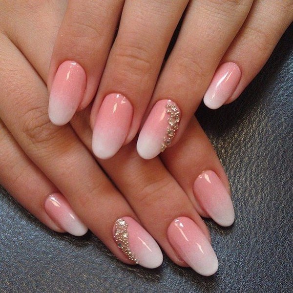 Manucure pour ongles pointus 2025-2026: photos, idées, nouveautés