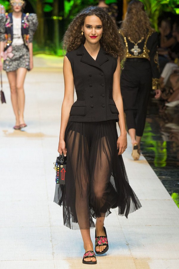 Jupes à la mode printemps-été 2025-2026: photos, tendances