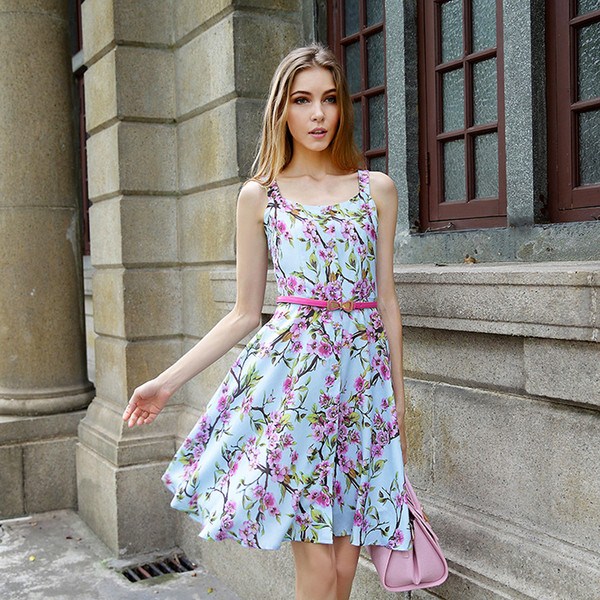 Belles robes décontractées 2025-2026: photos, actualités, styles