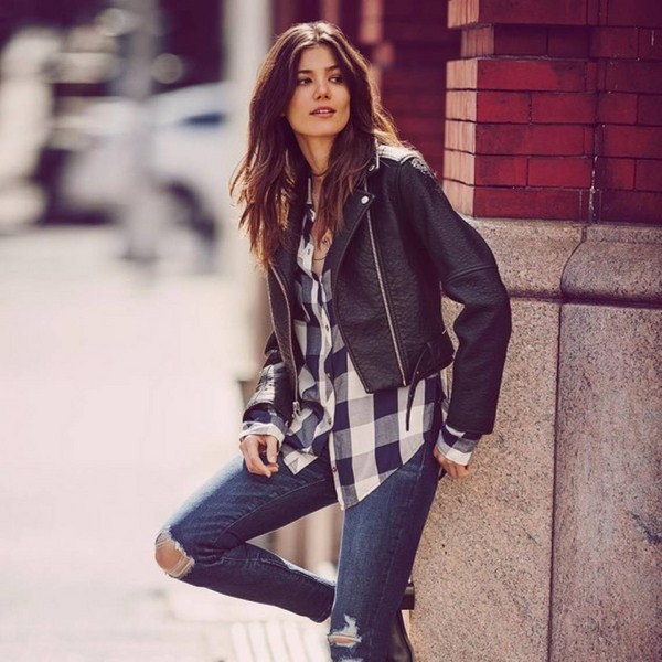 Chemises élégantes pour femmes 2025-2026: photos