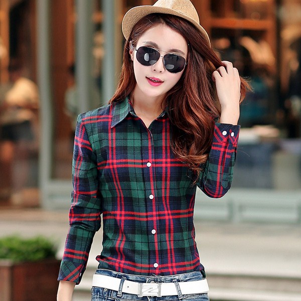 Chemises élégantes pour femmes 2025-2026: photos