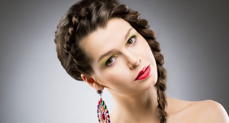 Belles nattes sur cheveux mi-longs 2025-2026: idées photos