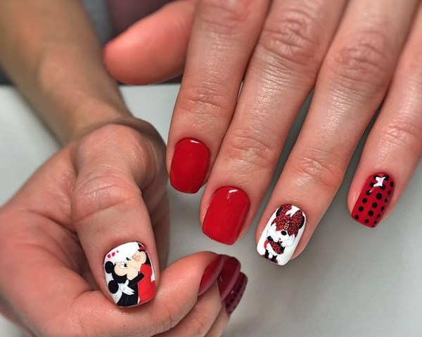 Belle manucure rouge 2025-2026 - photos, idées de manucure rouge